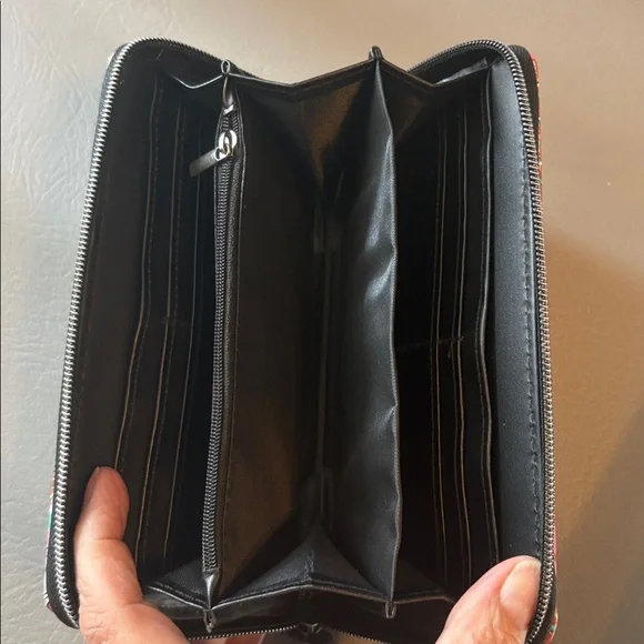 Ed Hardy wristlet clutch wallet - Picture 2 of 3